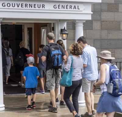 Visitors enter the Governor General’s residence. 