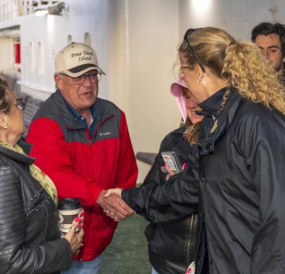 The Governor General met with passengers during the ferry crossing from Prince Edward Island to the Îles-de-la-Madeleine. 