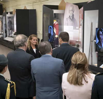 The Governor General touring the Régiment de la Chaudière museum. 