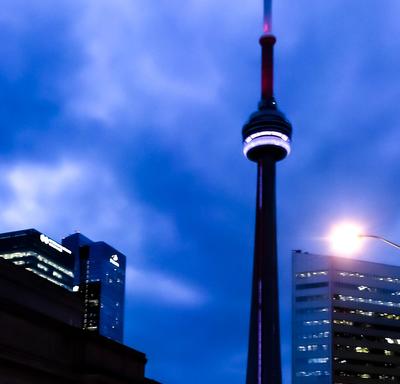 A photo of the CN Tower in Toronto, taken at night. 