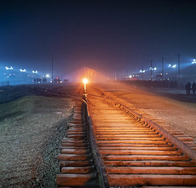 Photo of the railroad tracks. 