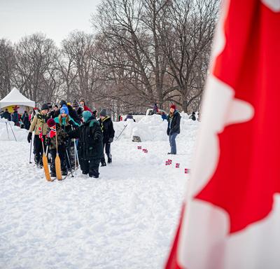 This activity, organized by the Royal Norwegian Embassy, encouraged visitors to try giant skis that hold eight adults at one time and to ski in unison, without stopping or falling over.
