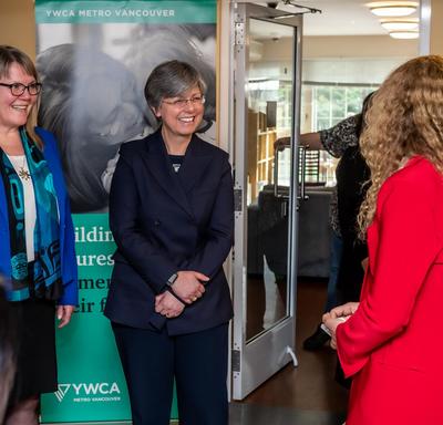 The Governor General meets with Women and children from the YWCA Alder Gardens.