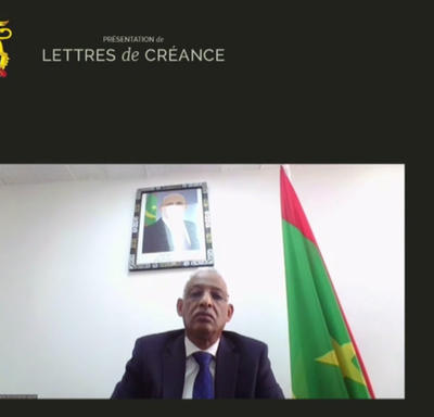 Un écran partagé de la gouverneure générale Mary Simon et Son Excellence Sidi Mohamed Laghdaf, Ambassadeur de la République islamique de Mauritanie.