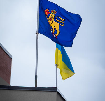 The Governor General’s flag flying next to the Ukrainian flag.