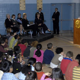La gouverneure générale assiste aux célébrations du 50e anniversaire de la Queen Elizabeth Public School à Ottawa
