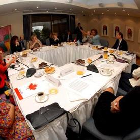 Visite officielle de la gouverneure générale en Argentine - Table ronde avec des femmes leaders de l’Argentine