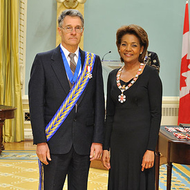 La gouverneure générale investit 45 récipiendaires au sein de l’Ordre du Canada