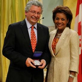 Governor General presents two Northern Medals