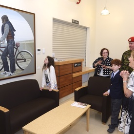 Dévoilement d'oeuvres d'art à la garnison de Petawawa