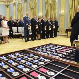 Remise de décorations militaires et de bravoure