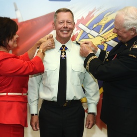 Passation de commandement des Forces armées canadiennes