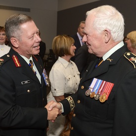 Passation de commandement des Forces armées canadiennes