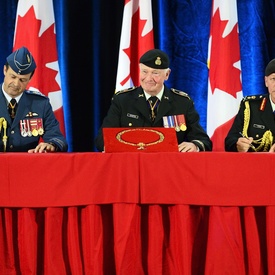 Passation de commandement des Forces armées canadiennes