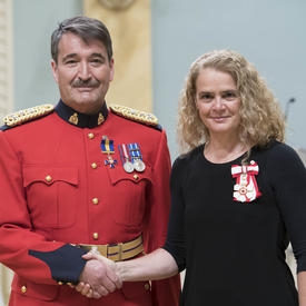 Présentation de distinctions honorifiques