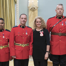 Présentation de distinctions honorifiques