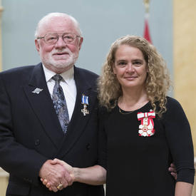 Présentation de distinctions honorifiques