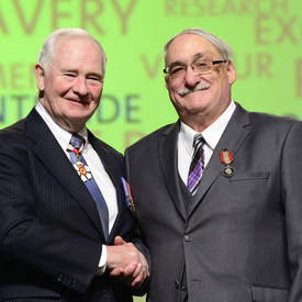 Remise de distinctions honorifiques à Edmonton