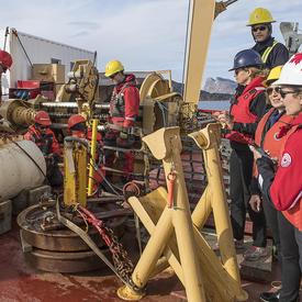 Dans le cadre d’activités scientifiques, de la réalisation d’une étude concernant une île de glace et de discussions informelles avec des scientifiques et des représentants d’Amundsen Science, la gouverneure générale a mieux compris à quel point le réchau