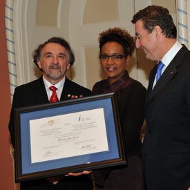 Governor General honoured with Recognition of Achievement Award from the National Quality Institute
