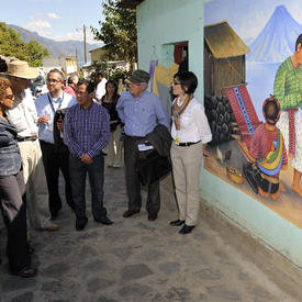 VISITE D'ÉTAT EN RÉPUBLIQUE DU GUATEMALA - Visite d'une coopérative de café