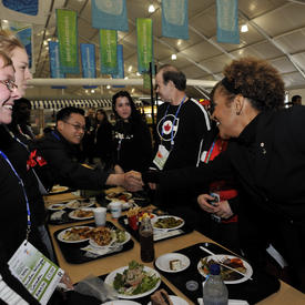 Déjeuner au Village olympique à Vancouver