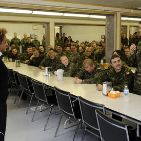 Visite et déjeuner avec les militaires canadiens à Whistler