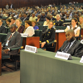VISITE D'ÉTAT AU CONGO - Discours devant l'Assemblée nationale  et le Sénat