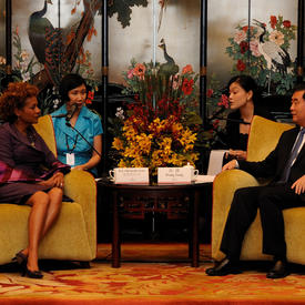 Meeting with Party Secretary of Guangdong Province 