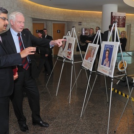 Dévoilement des timbres pour le jubilé du diamant