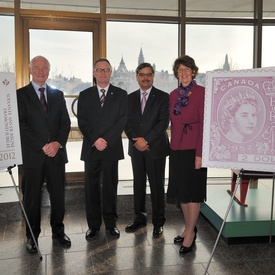 Dévoilement des timbres pour le jubilé du diamant