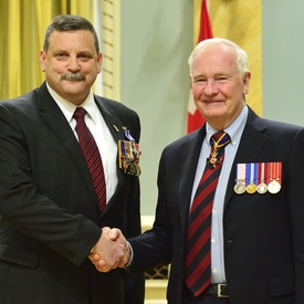 Remise de décorations militaires