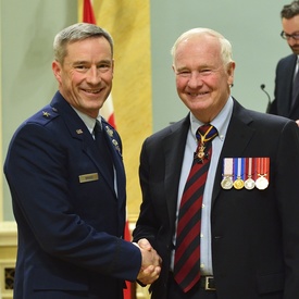 Remise de décorations militaires