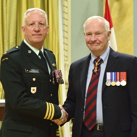 Remise de décorations militaires