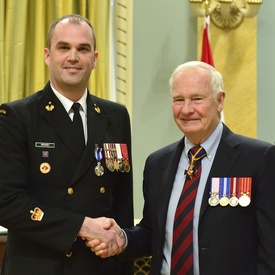 Remise de décorations militaires