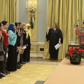 Cérémonie de citoyenneté et discussion