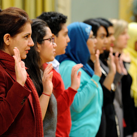 Cérémonie de citoyenneté et discussion