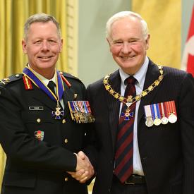 Cérémonie d’investiture de l’Ordre du mérite militaire