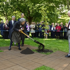 100e anniversaire de PPCLI - Cérémonie de plantation d'arbre