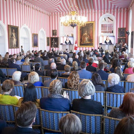 Une photo de la salle où la cérémonie a eu lieu