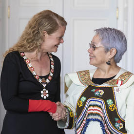 Eva Aariak shakes hands with the Governor General.