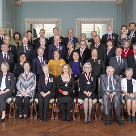 Une photo de groupe des membres de l'Ordre du Canada