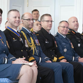 Des récipiendaires de l'Ordre du mérite militaire participent à la cérémonie