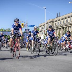 Participants depart from the start line and begin the course.