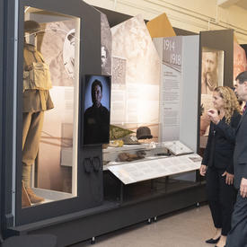 The Governor General touring the Régiment de la Chaudière museum. 