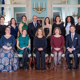 Une photo de groupe de tous les récipiendaires. 