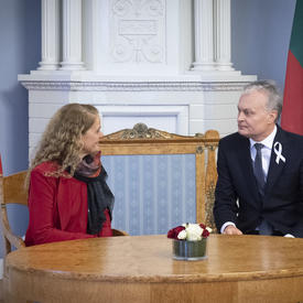 The Governor General shakes hands with His Excellency Gitanas Nausėda, President of the Republic of Lithuania. 