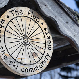 A photo of a wooden sign at the Kamview Ski Club.