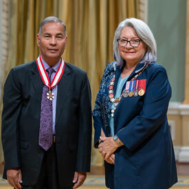 Digvir Jayas is standing next to the Governor General.