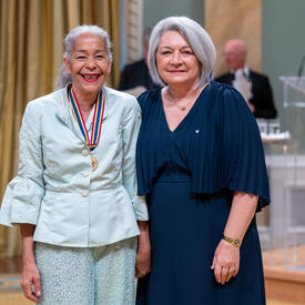 Governor General Marie Simon presents Molly Johnson with her Governor General’s Performing Arts Awards
